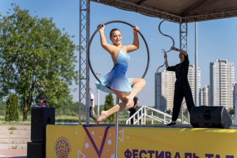  Гимнасты,эквилибристы,акробаты